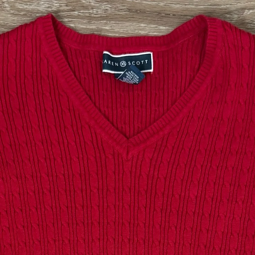 Like New KAREN SCOTT Red V Neck Sweater Size Medium - Picture 2 of 11